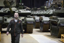 Россия резко увеличивает военные расходы — до 17,1 трлн рублей