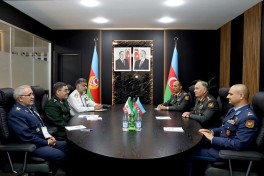 Азербайджан и Иран обсудили сотрудничество в военной сфере на ADEX-2026